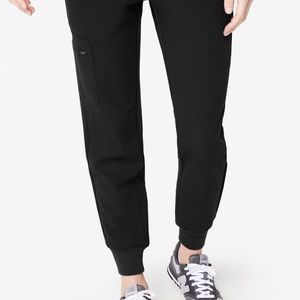 Figs ZAMORA joggers + CASMA 3-pocket scrub set